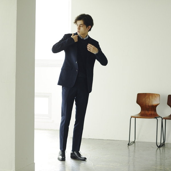 ネイビースーツ