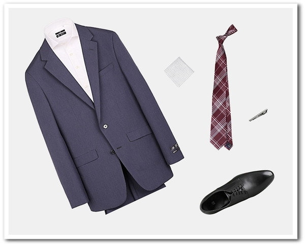 就活・リクルートスーツの選び方。ワイシャツネクタイのコーディネート