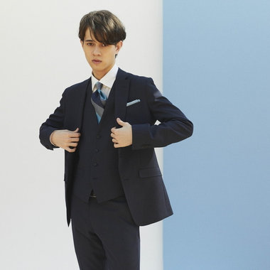 ネイビースーツの選び方。ワイシャツネクタイのコーディネートは？