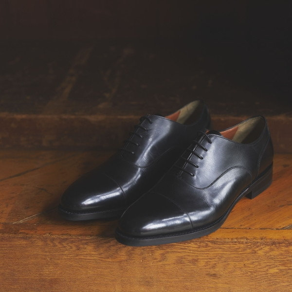 【3位】レザーソールのストレートチップシューズ