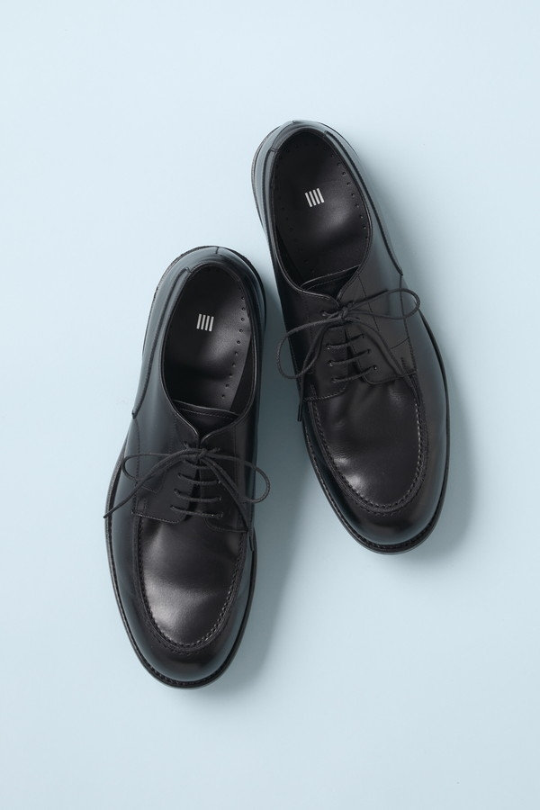 【2位】ブラックUチップシューズ