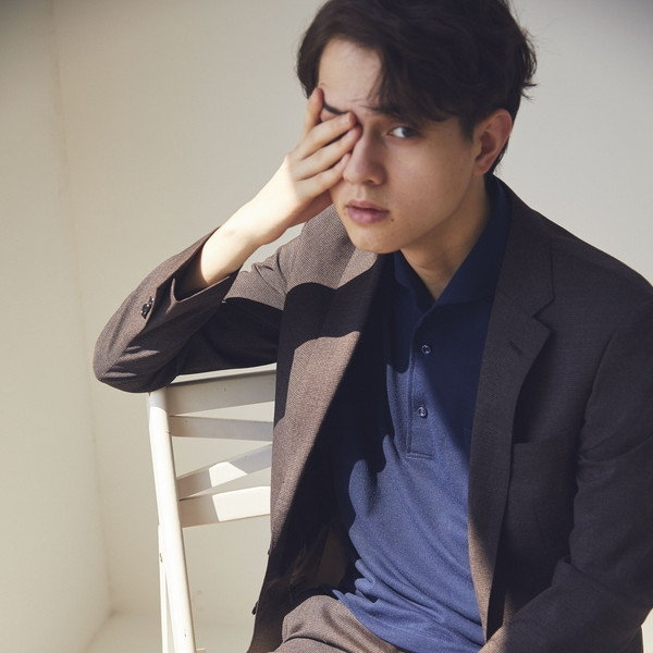 ブラウンスーツの選び方。ワイシャツネクタイのコーディネートは？