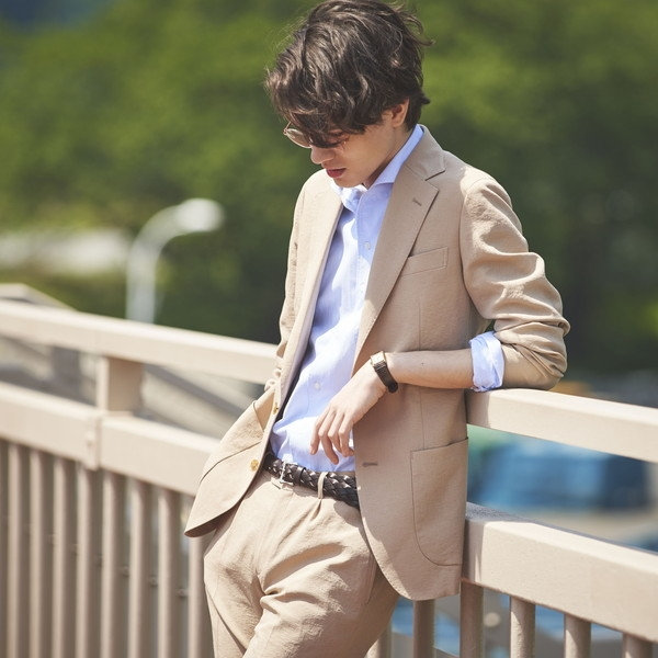 ブラウンスーツの選び方。ワイシャツネクタイのコーディネートは？