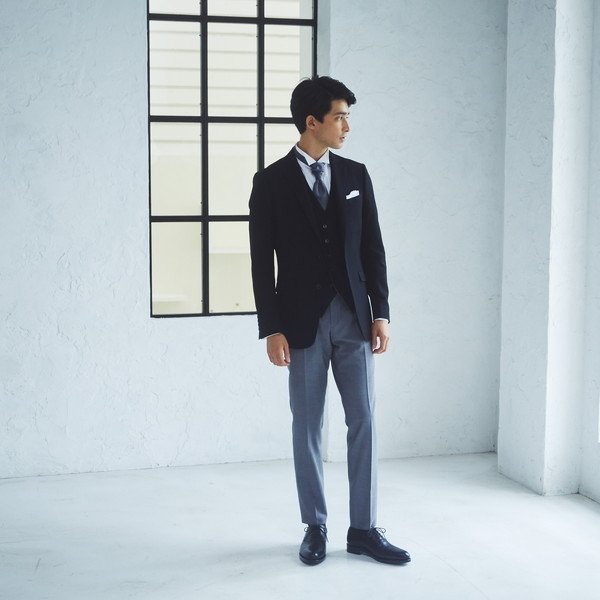 ブラックスーツの選び方。ワイシャツネクタイのコーディネートは？