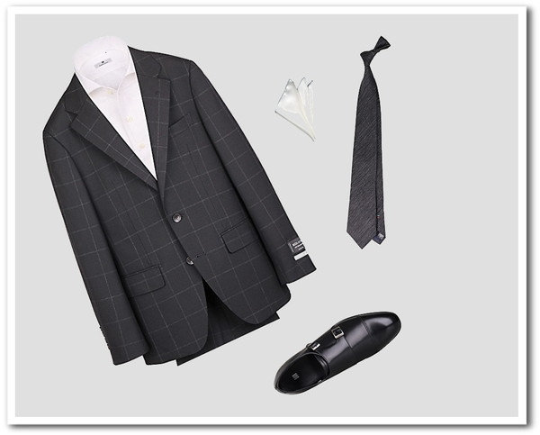 ブラックスーツの選び方。ワイシャツネクタイのコーディネートは？