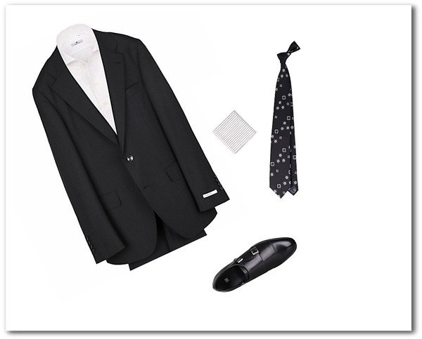 ソリッド・無地スーツの選び方。ワイシャツネクタイの