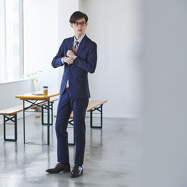 ネイビースーツ（紺）