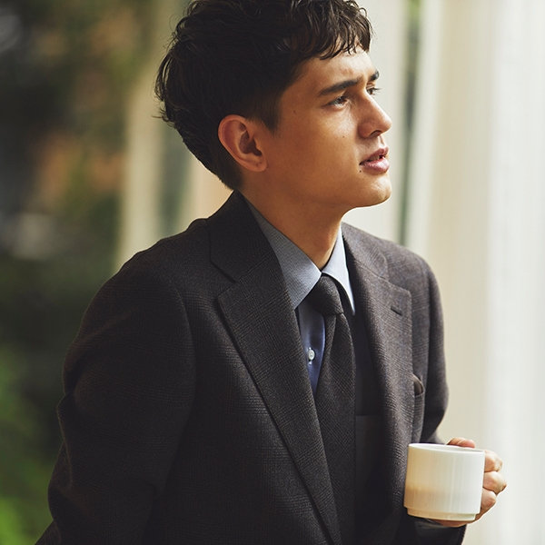 プレイドスーツ