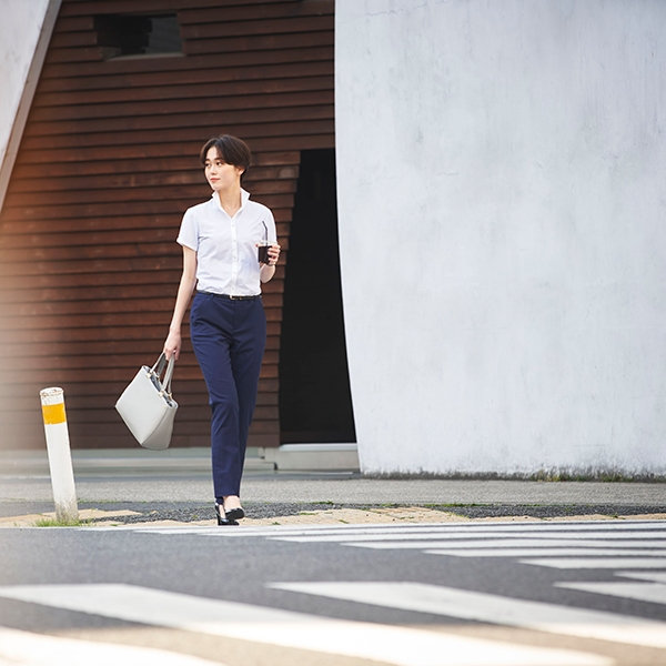 レディース半袖クレリックスタンドカラーブラウス・ワイシャツ