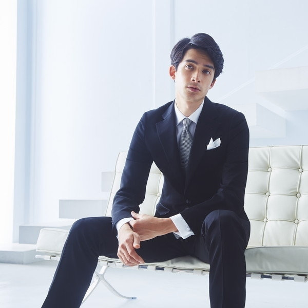 結婚式のスーツ選び: ホストとゲスト、立場別のマナーとコーディネート術