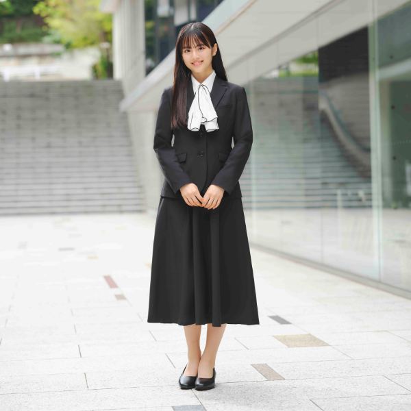 初めてのスーツ。始まりのス―ツ。「JUNPER SKIRT」｜SUIT SELECT