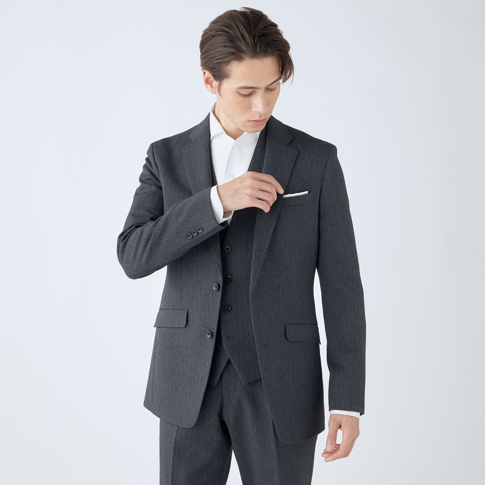 【SLIM TAPERED_2】【秋冬】2釦シングルスリーピーススーツ 0タック/グレー×シャドーストライプ/ウエストシャーリング/4S SUSTAINABILITY&ECOLOGY FABRIC/※パンツ裾上げ済仕様