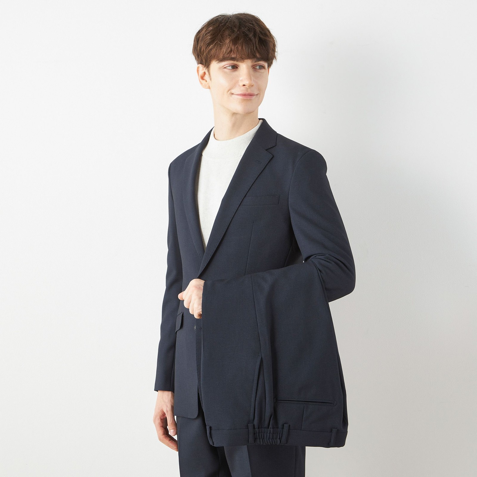 【SLIM TAPERED_2】【年間】スペアパンツ付き/2釦シングルスーツ 0タック/ネイビー/ウエストシャーリング/4S SUSTAINABILITY/※パンツ裾上げ済仕様