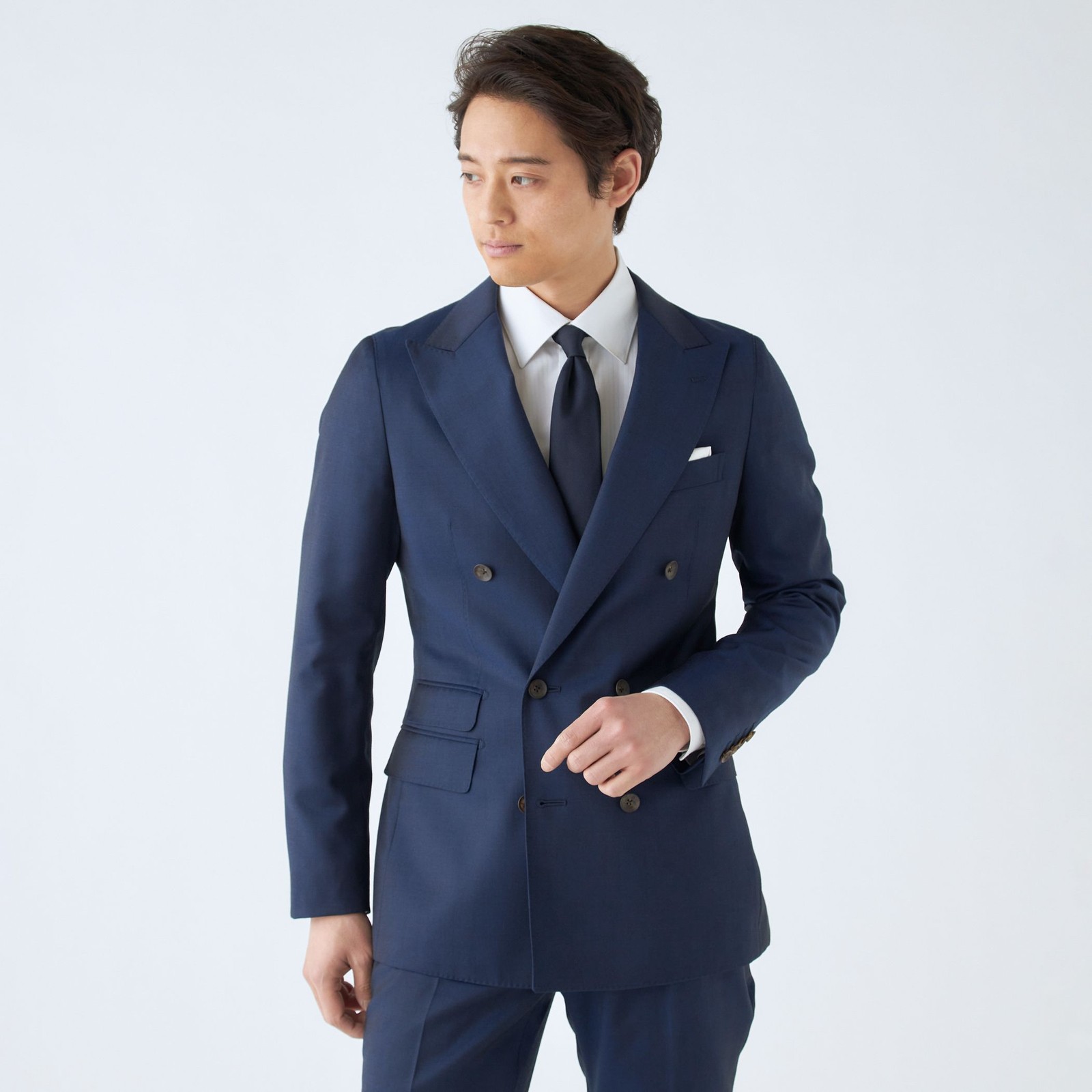 【発送在庫あり】【CLASSICO TAPERED】【春夏】6釦2掛けダブルスーツ 1タック/ネイビー/チェンジポケット/MARZOTTO/※パンツ裾直し必要