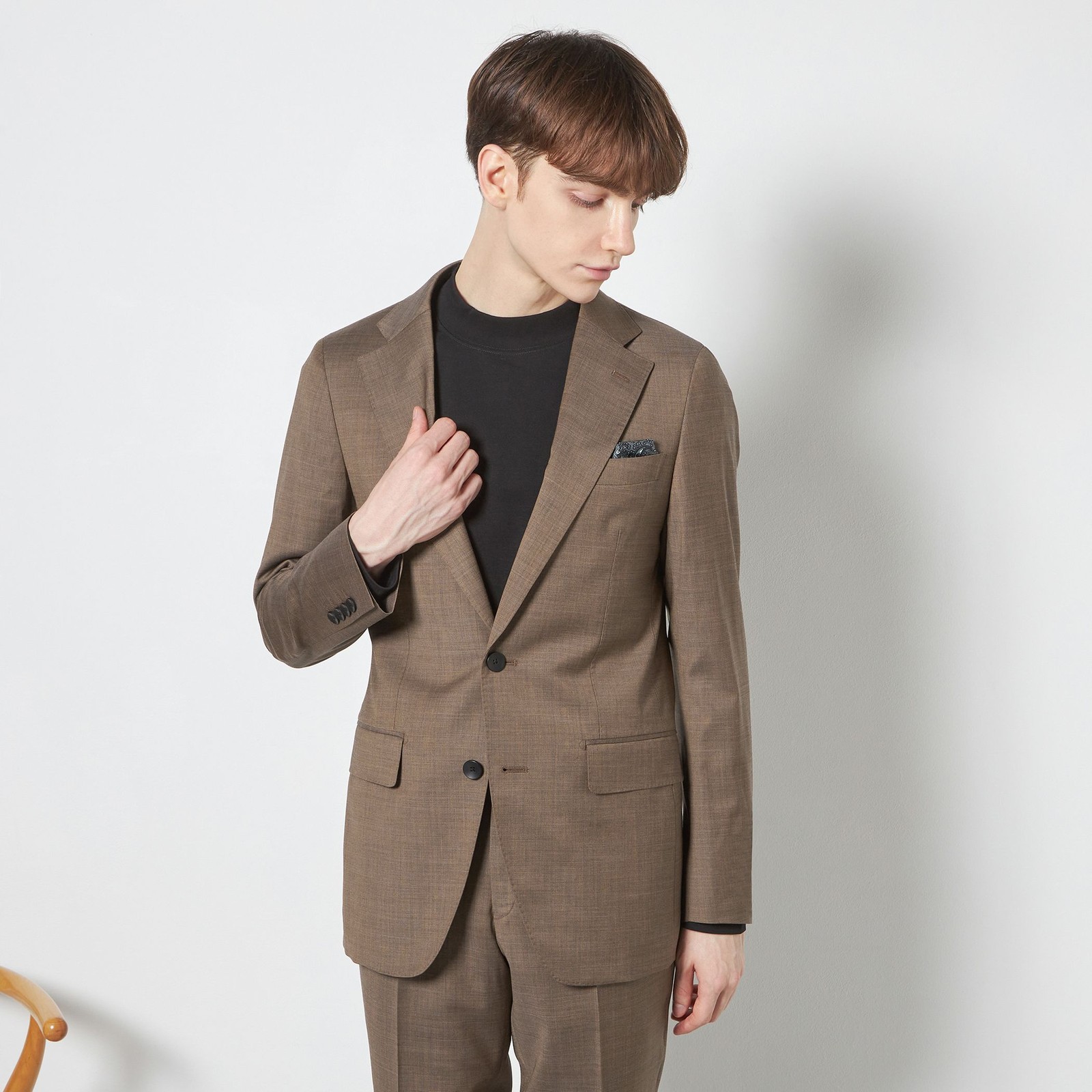 【CLASSICO TAPERED】【春夏】2釦シングルスーツ 1タック/ブラウン/ウエストムーブ/REDA ACTIVE/NEW ZEALAND MERINO/SHOWER CLEAN/※パンツ裾上げ済仕様