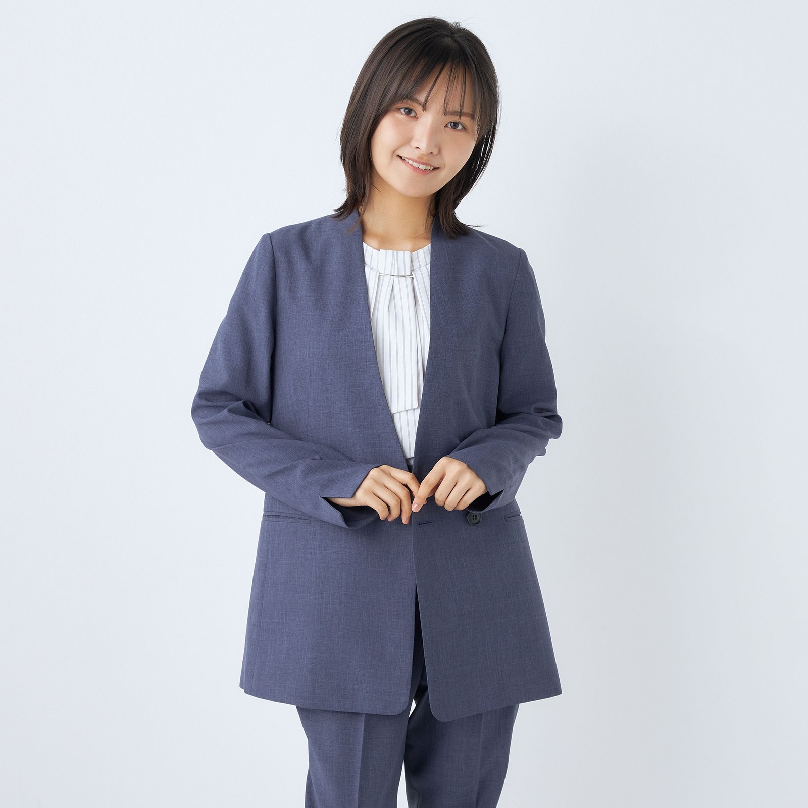 【RELAX TAPERED】【年間】ノーカラー 2釦1掛けダブル/パンツスーツ/ネイビー/ウエスト内側アジャスター/ウォッシャブル/Naturemier/※パンツ裾上げ済仕様