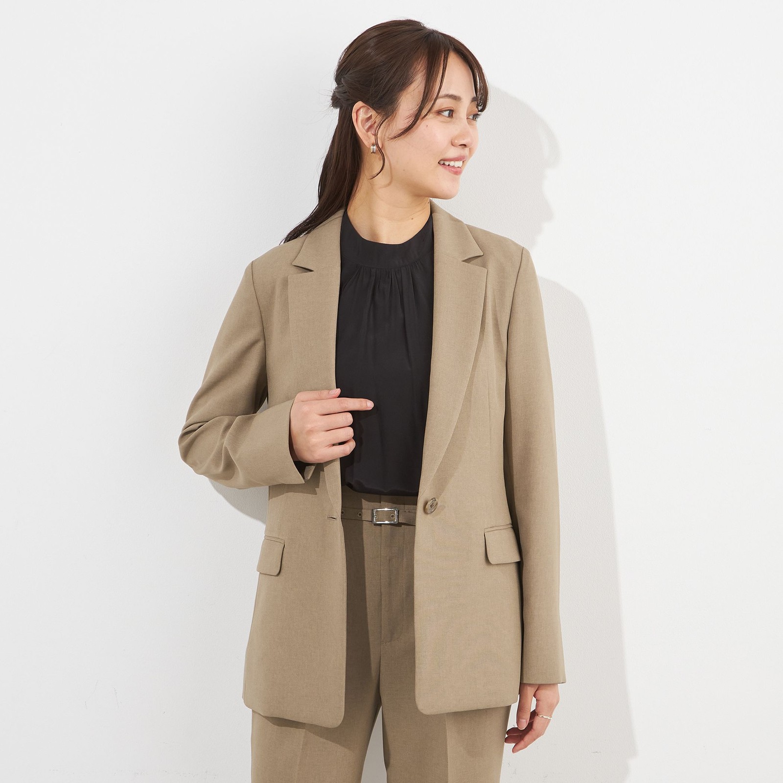 【SILVER LINE】【年間】1釦シングルパンツスーツ/ベージュ/ウォッシャブル/Naturemier/4S SUSTAINABILITY&ECOLOGY FABRIC/※パンツ裾上げ済仕様