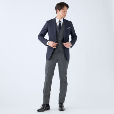 【CLASSICO TAPERED】【年間】【結婚式対応可】2釦シングルフォーピーススーツ 1タック/ネイビー＋コーディネートパンツグレー/両面ジレ/ウエストムーブ/4S SUSTAINABILITY&ECOLOGY FABRIC/※裾上げ必要