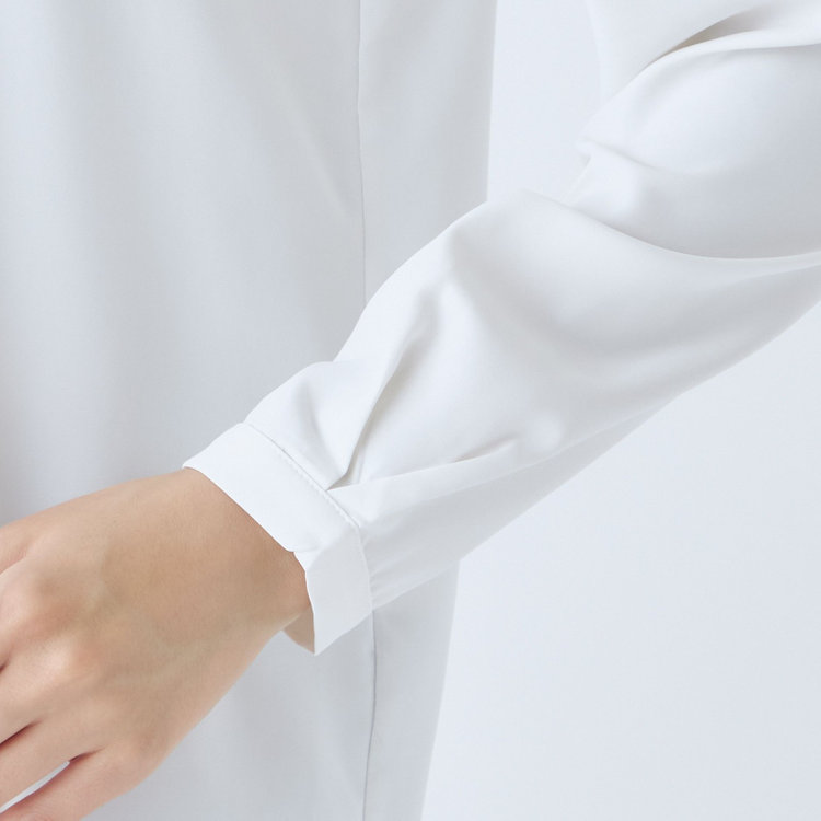 SUIT SELECT　アウトレット 【WEB限定/OUTLET/汚れ・キズ等有】【SL/長袖】Vネックポイントビジューホック付きプルオーバーブラウス/ホワイト/2WAYストレッチ/UV加工/ウォッシャブル 白