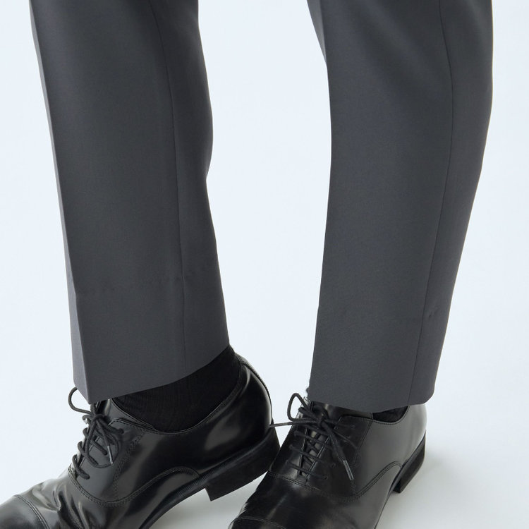 ブラックライン 【WEB限定】【発送在庫あり】【SLIM TAPERED】【年間】ウォッシャブル0タックテーパードパンツ/グレー/ウエストシャーリング仕様/裾上げ済仕様 グレー中間