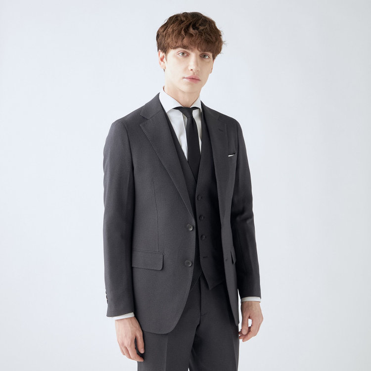 シルバーライン 【CLASSICO TAPERED】【秋冬】2釦シングルスリーピーススーツ 1タックテーパードパンツ/グレー/ウエストムーブ/4S SUSTAINABILITY&ECOLOGY FABRIC/※パンツ裾上げ済仕様 グレー中間