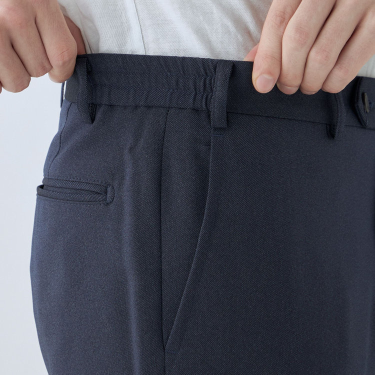 ブラックライン 【SLIM TAPERED_2】【年間】2釦シングルスーツ 0タック/ネイビー/ウエストシャーリング/4S/※パンツ裾上げ済仕様 紺濃色