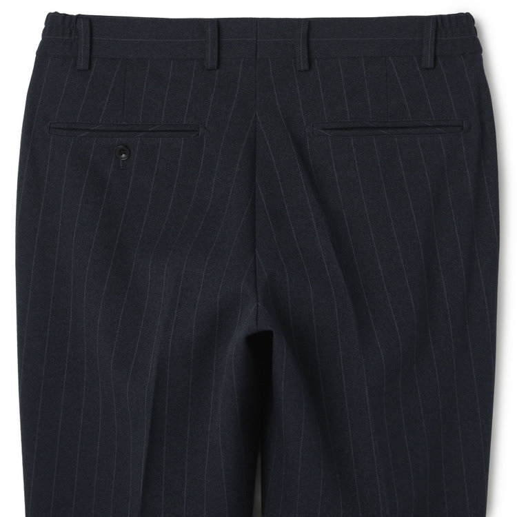 ブラックライン 【SLIM TAPERED_2】【秋冬】2釦シングルスリーピーススーツ 0タック/ネイビー×ストライプ/ウエストシャーリング/4S SUSTAINABILITY&ECOLOGY FABRIC/※パンツ裾上げ済仕様 紺濃色