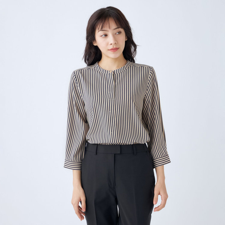 SUIT SELECT　アウトレット 【WEB限定/OUTLET/汚れ・キズ等有】【SILVER LINE/7分袖】バンドカラープルオーバー/ベージュ×ネイビー/「ウォッシャブル可能」「2WAYストレッチ」「防シワ」「UV加工」「接触冷感」 茶淡色