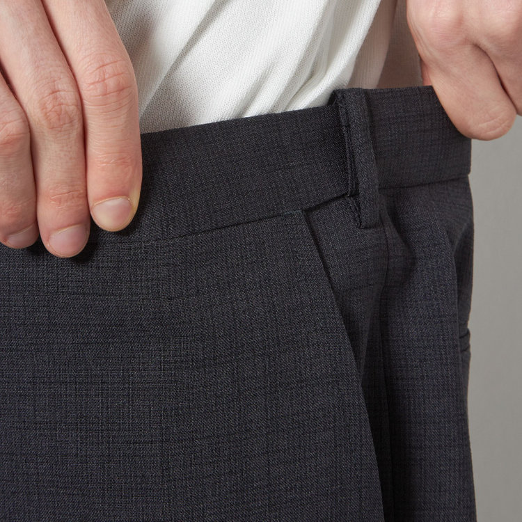 ブラックライン 【SLIM TAPERED】【春夏】0タックテーパードパンツ/グレー×スラブ/ウエストムーブ/4S SUSTAINABILITY&ECOLOGY FABRIC「ウォッシャブル」「ストレッチ」/※裾直し必要 紺濃色