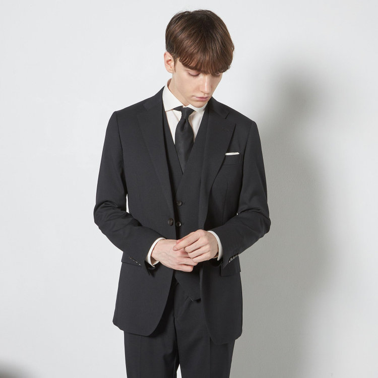 シルバーライン 【CLASSICO TAPERED】【年間】【結婚式対応可】2釦シングルフォーピーススーツ 1タック/ブラック＋コーディネートパンツグレー/両面ジレ/ウエストムーブ/4S SUSTAINABILITY&ECOLOGY FABRIC/※裾上げ必要 黒