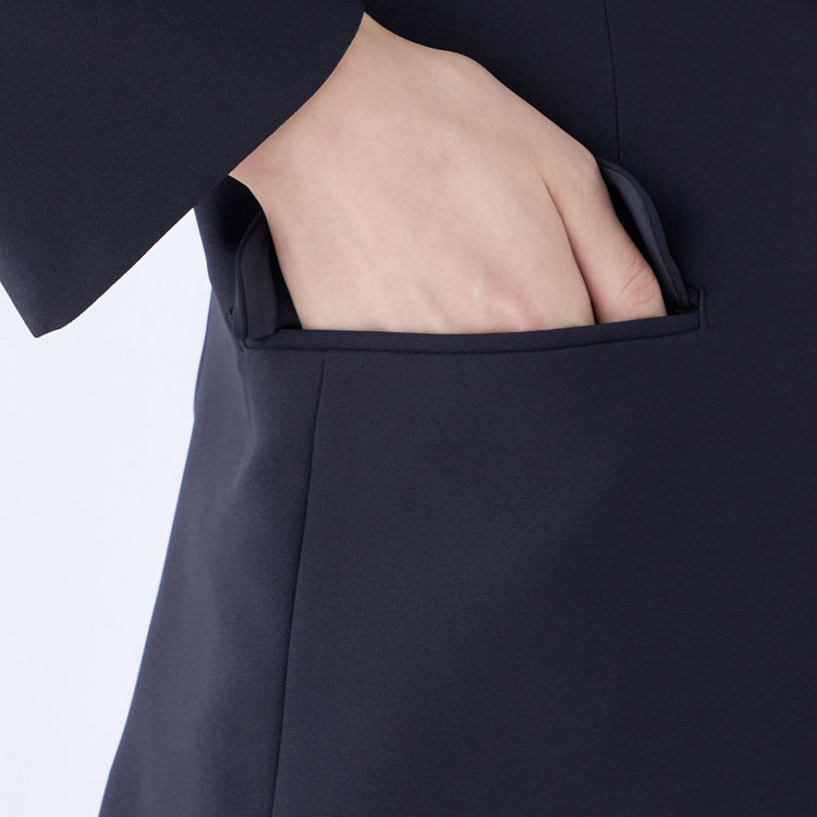 シルバーライン 【RELAX TAPERED】【年間】ノーカラー ホック留めパンツスーツ/ネイビー/ウエストシャーリング仕様/ウォッシャブル/※パンツ裾上げ済仕様 紺濃色