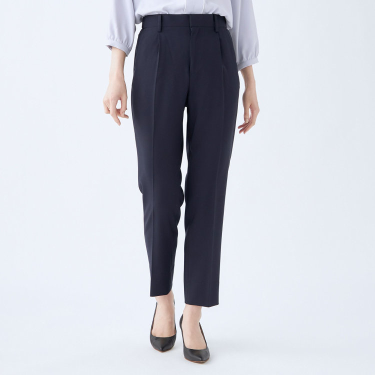 シルバーライン 【RELAX TAPERED】【年間】ノーカラー ホック留めパンツスーツ/ネイビー/ウエストシャーリング仕様/ウォッシャブル/※パンツ裾上げ済仕様 紺濃色