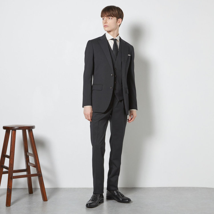 シルバーライン 【CLASSICO TAPERED】【年間】【結婚式対応可】2釦シングルフォーピーススーツ 1タック/ブラック＋コーディネートパンツグレー/両面ジレ/ウエストムーブ/4S SUSTAINABILITY&ECOLOGY FABRIC/※裾上げ必要 黒