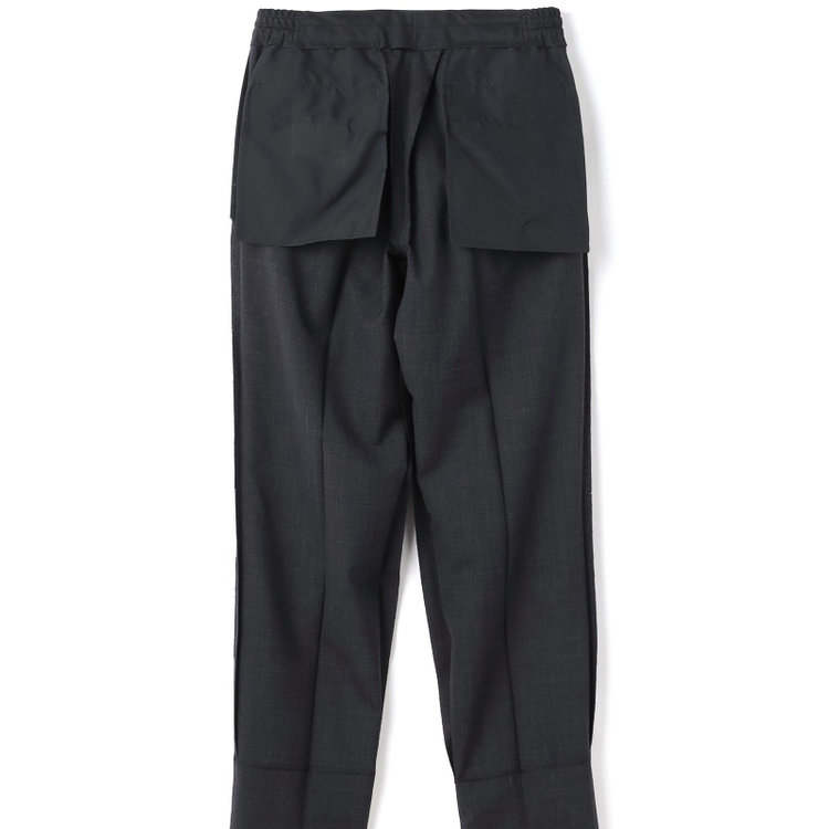 ブラックライン 【発送在庫あり】【SLIM TAPERED_2】【年間】2釦シングルスリーピーススーツ 0タック/グレー/ウエストシャーリング/4S SUSTAINABILITY&ECOLOGY FABRIC/※パンツ裾上げ済仕様 グレー中間