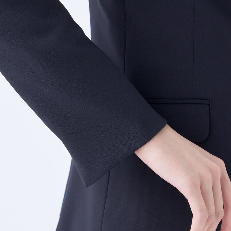 シルバーライン 【RELAX TAPERED】【年間】ノーカラー ホック留めパンツスーツ/ネイビー/ウエストシャーリング仕様/ウォッシャブル/※パンツ裾上げ済仕様 紺濃色