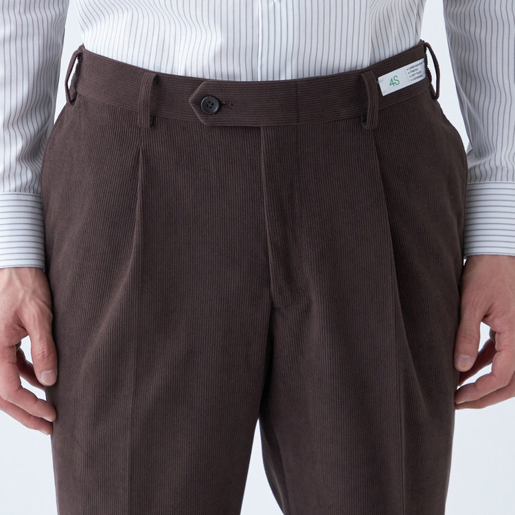 シルバーライン 【CLASSICO TAPERED】【秋冬】ポリエステル1タックテーパードパンツ/ブラウン×コーデュロイ/シャーリング仕様/4S SUSTAINABLE/※裾上げ必要 茶濃色