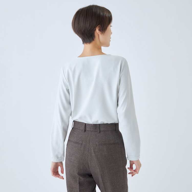 シルバーライン 【SL/長袖】Vネックポイントビジューホック付きプルオーバーブラウス/ペールグリーン/2WAYストレッチ/UV加工/ウォッシャブル 緑淡色