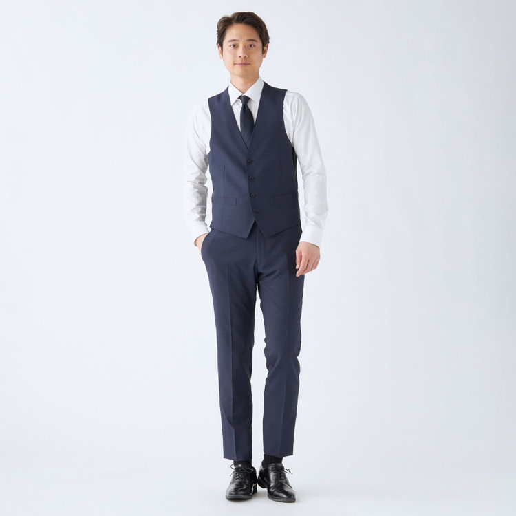 ブラックライン 【SLIM TAPERED_2】【年間】2釦シングルスリーピーススーツ 0タック/ネイビー/ウエストシャーリング/4S SUSTAINABILITY&ECOLOGY FABRIC/※パンツ裾上げ済仕様 紺中間
