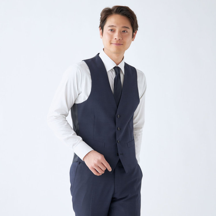 ブラックライン 【SLIM TAPERED_2】【年間】2釦シングルスリーピーススーツ 0タック/ネイビー/ウエストシャーリング/4S SUSTAINABILITY&ECOLOGY FABRIC/※パンツ裾上げ済仕様 紺中間