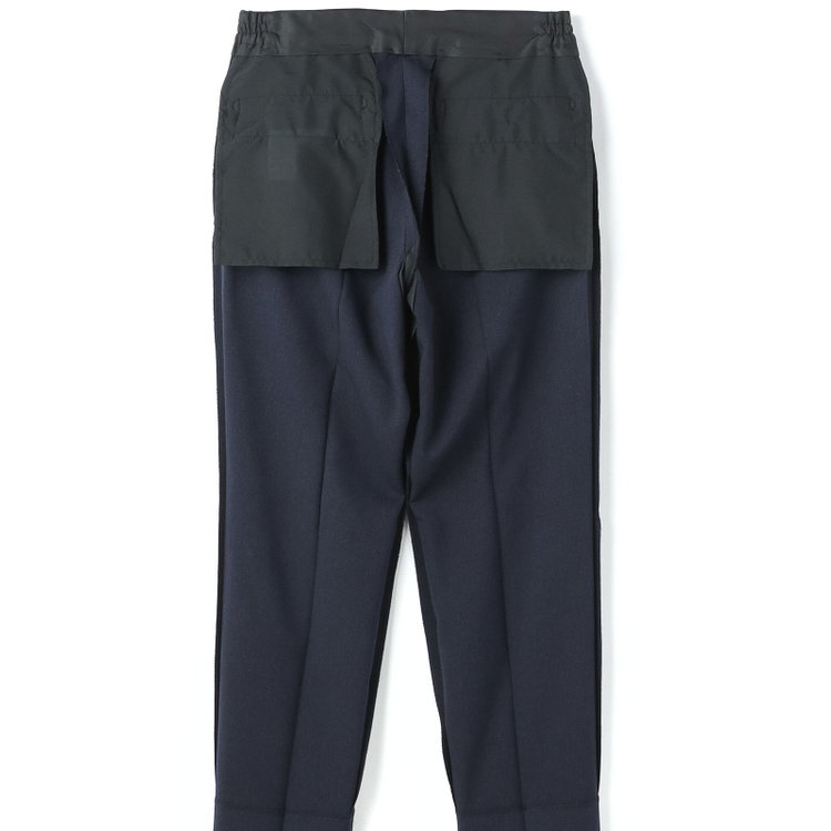 ブラックライン 【SLIM TAPERED_2】【年間】2釦シングルスリーピーススーツ 0タック/ネイビー/ウエストシャーリング/4S SUSTAINABILITY&ECOLOGY FABRIC/リバーシブルベスト仕様（グレー）/※パンツ裾上げ済仕様 紺濃色