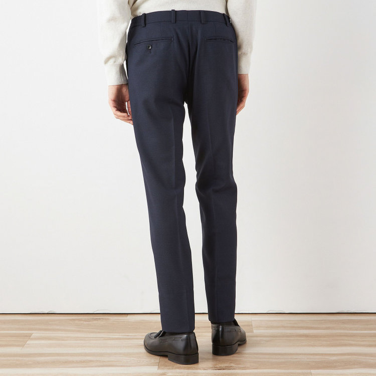 ブラックライン 【SLIM TAPERED_2】【秋冬】2釦シングルスーツ 0タック/ネイビー×バーズアイ/ウエストシャーリング/4S SUSTAINABILITY&ECOLOGY FABRIC/※パンツ裾上げ済仕様 紺中間