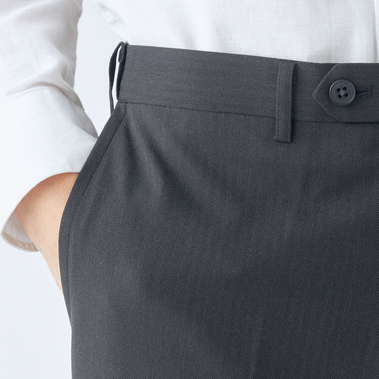 ブラックライン 【SLIM TAPERED】【年間】0タックテーパードパンツ/ダークグレー×シャドーストライプ/ウエストムーブ/ウォッシャブル/4S SUSTAINABILITY&ECOLOGY FABRIC/※裾上げ必要 グレー濃色