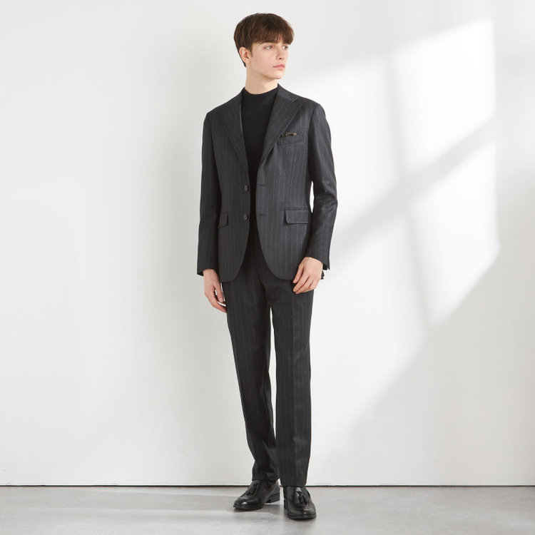 シルバーライン 【CLASSICO TAPERED】【秋冬】3釦段返りシングルスーツ 2タック/ダークグレー×ストライプ/ウエストムーブ/MARZOTTO/※裾上げ必要 グレー濃色