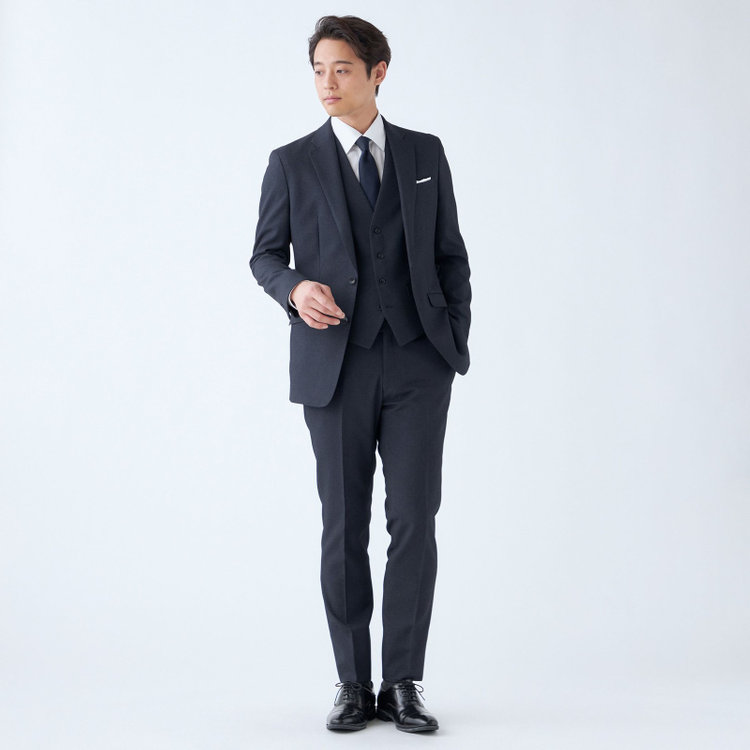ブラックライン 【SLIM TAPERED_2】【秋冬】2釦シングルスリーピーススーツ 0タック/ネイビー×ドビー/ウエストシャーリング/4S SUSTAINABILITY&ECOLOGY FABRIC/※パンツ裾上げ済仕様 紺濃色