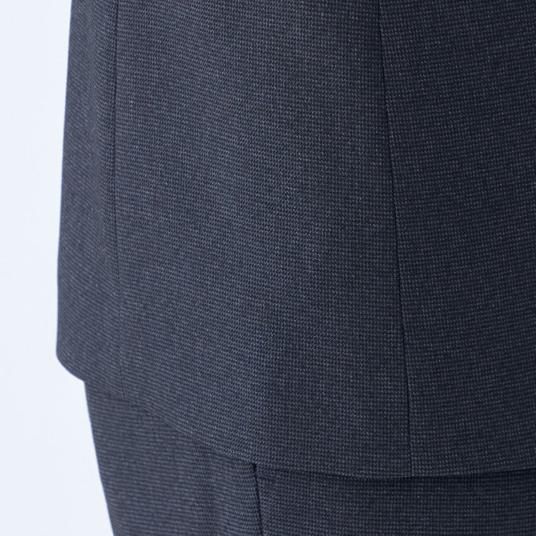 ブラックライン 【SLIM TAPERED_2】【秋冬】2釦シングルスリーピーススーツ 0タック/ネイビー×ドビー/ウエストシャーリング/4S SUSTAINABILITY&ECOLOGY FABRIC/※パンツ裾上げ済仕様 紺濃色