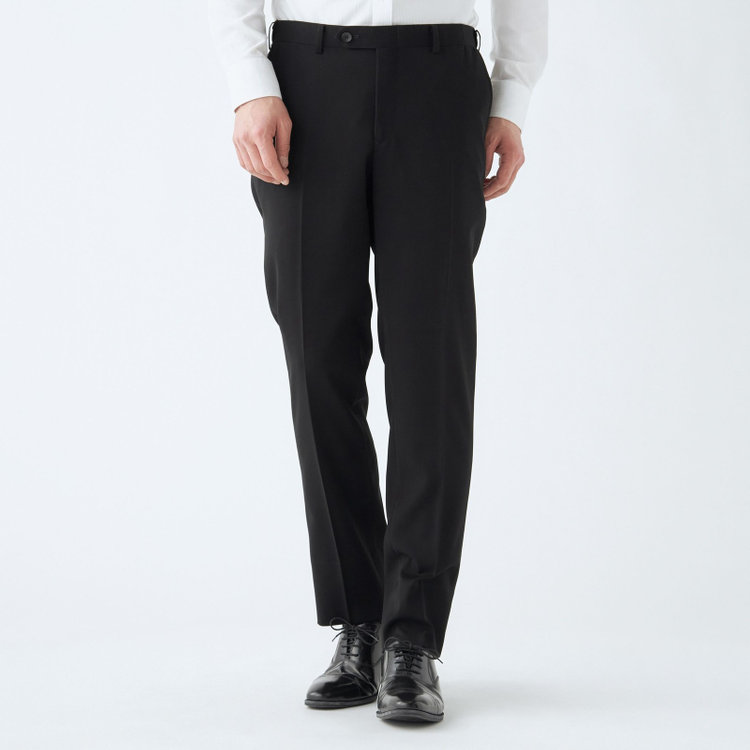 ブラックライン 【発送在庫あり】【KSW】【年間】【フォーマル対応可】2釦シングルスーツ 0タック/ブラック×ソリッド/ウエストムーブ/4S/※パンツ裾上げ済仕様 黒