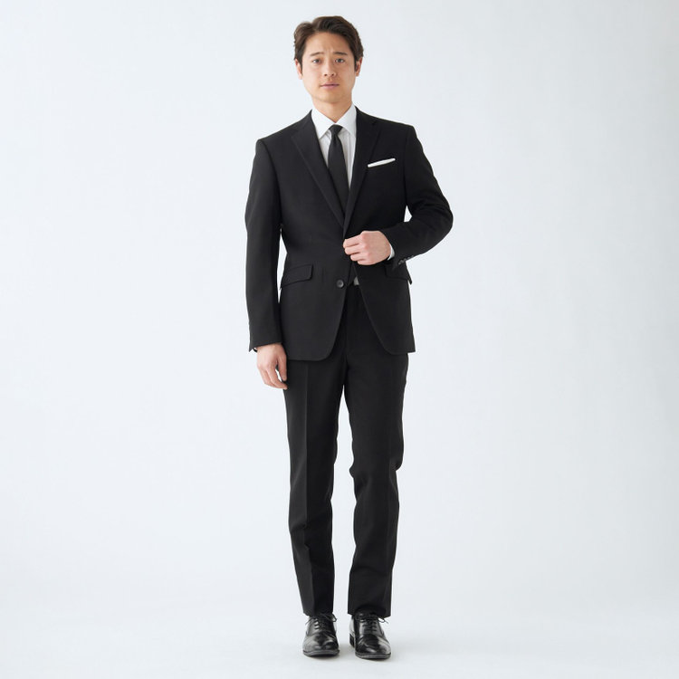 ブラックライン 【発送在庫あり】【KSW】【年間】【フォーマル対応可】2釦シングルスーツ 0タック/ブラック×ソリッド/ウエストムーブ/4S/※パンツ裾上げ済仕様 黒