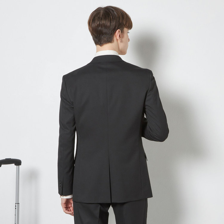 ブラックライン 【SLIM TAPERED_2】【年間】2釦シングルスリーピーススーツ 0タック/ブラック/ウエストシャーリング/4S SUSTAINABILITY&ECOLOGY FABRIC/※パンツ裾上げ済仕様 黒