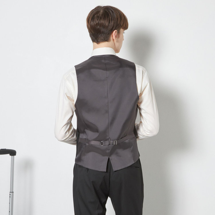 ブラックライン 【SLIM TAPERED_2】【年間】2釦シングルスリーピーススーツ 0タック/ブラック/ウエストシャーリング/4S SUSTAINABILITY&ECOLOGY FABRIC/※パンツ裾上げ済仕様 黒