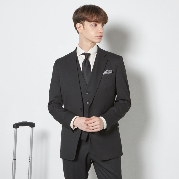 ブラックライン 【SLIM TAPERED_2】【年間】2釦シングルスリーピーススーツ 0タック/ブラック/ウエストシャーリング/4S SUSTAINABILITY&ECOLOGY FABRIC/※パンツ裾上げ済仕様 黒